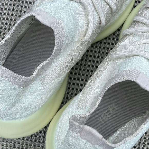 adidas Yeezy Boost 380 'Calcite Glow’ size 9 - Picture 6 of 8